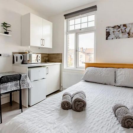 Double Room Edmonton Green, London N9 Экстерьер фото
