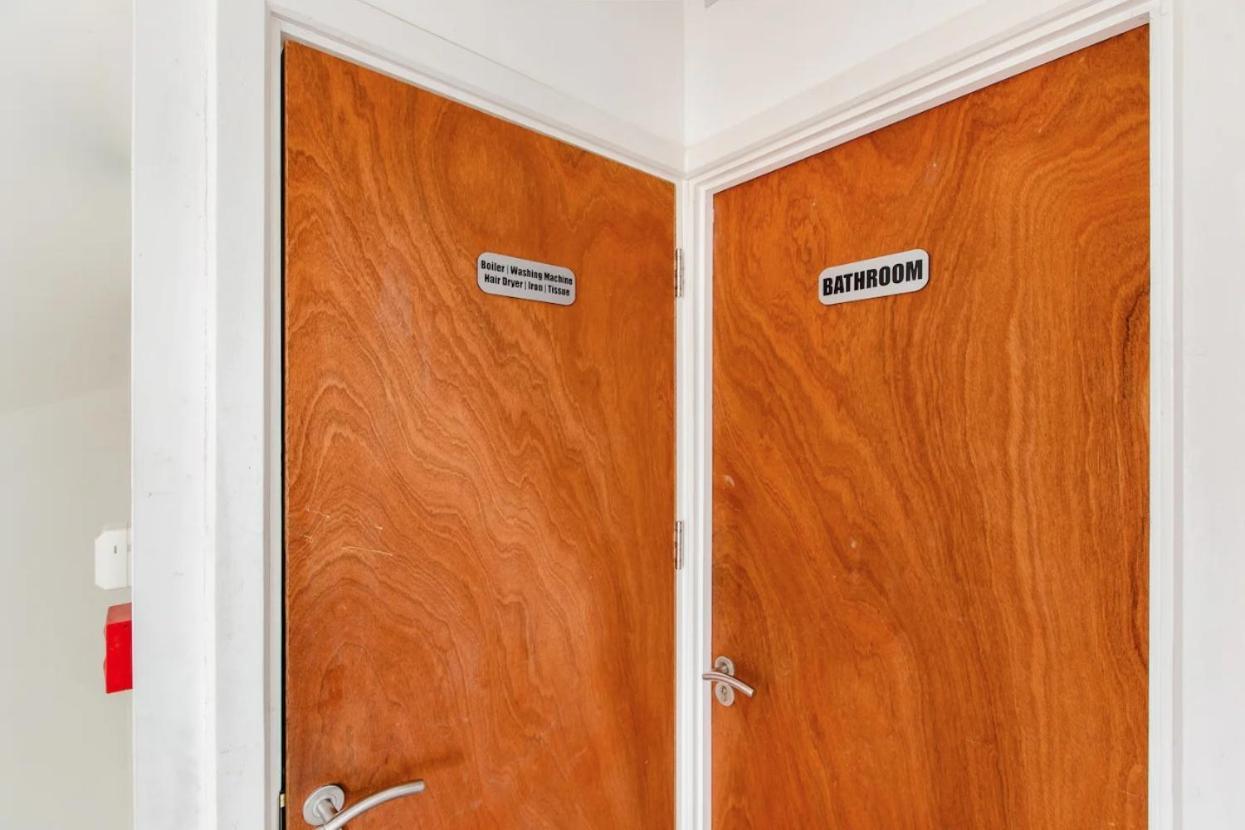 Double Room Edmonton Green, London N9 Экстерьер фото