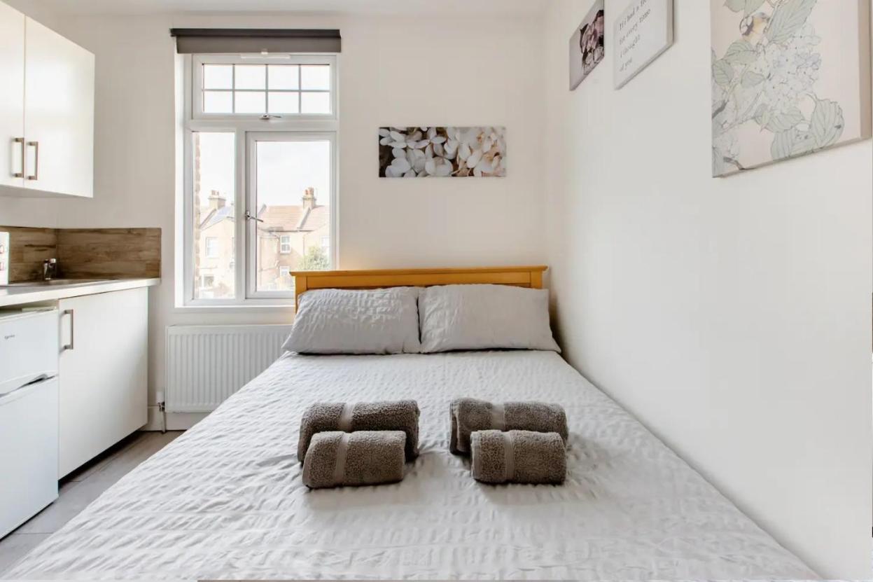 Double Room Edmonton Green, London N9 Экстерьер фото