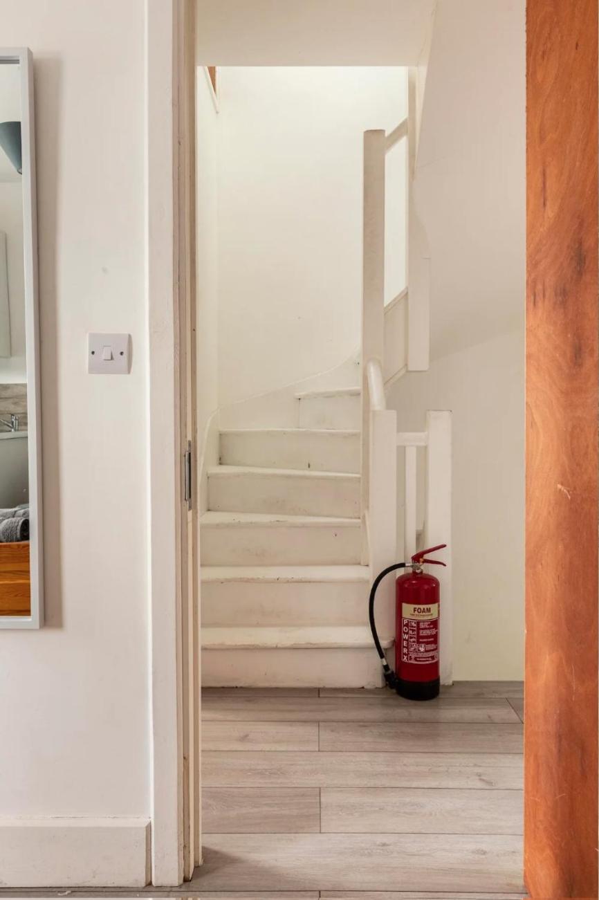 Double Room Edmonton Green, London N9 Экстерьер фото